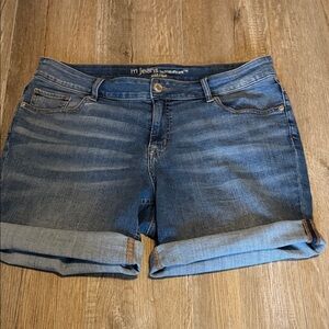 M Jeans by Maurice’s Blue Denim Roll-Cuff Women’s Shorts